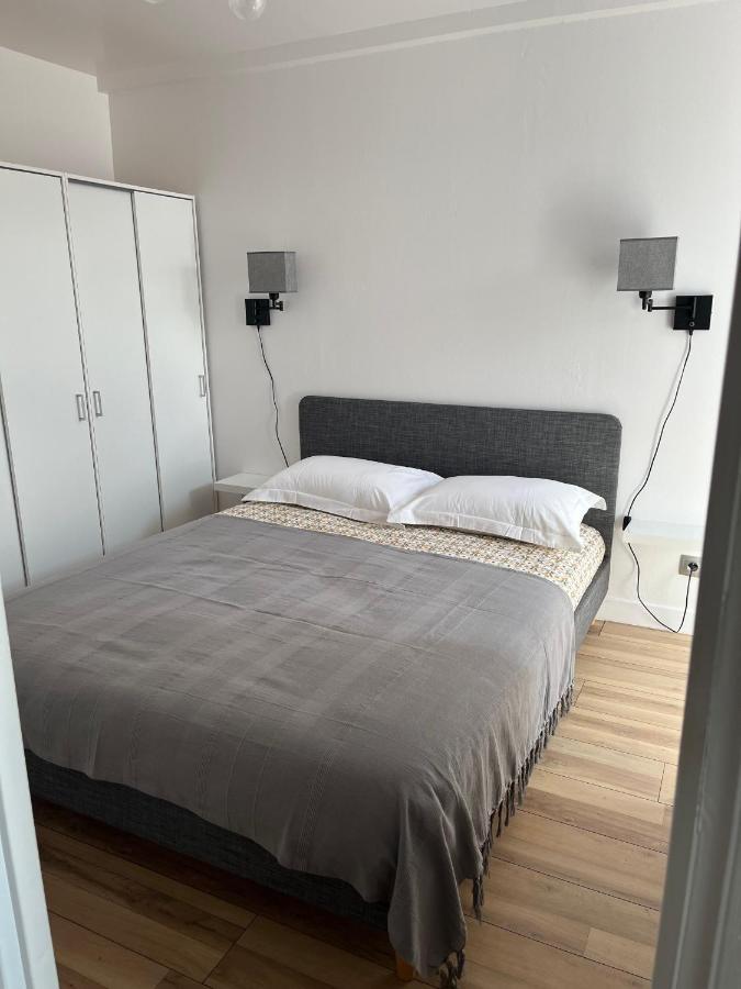 Appartement De La Fontaine A La Tour Du Pin Hyper Centre Parking Prive Dış mekan fotoğraf