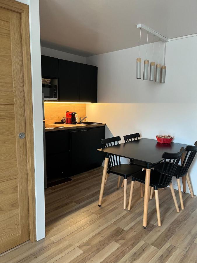 Appartement De La Fontaine A La Tour Du Pin Hyper Centre Parking Prive Dış mekan fotoğraf